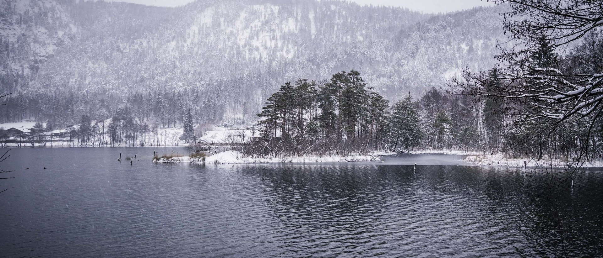 Hiking around Lake Thumsee