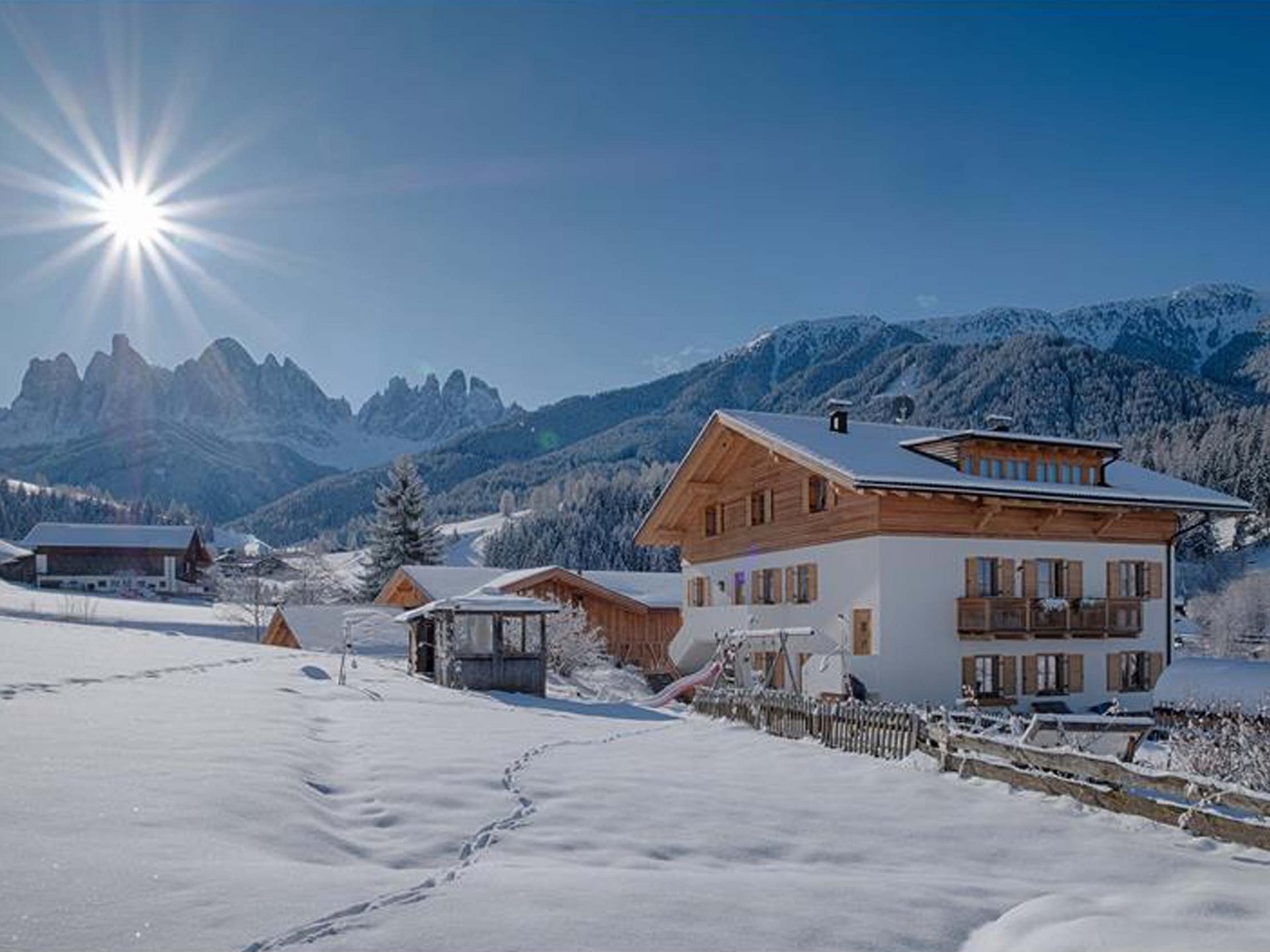 Funes, un rifugio tra le Dolomiti.