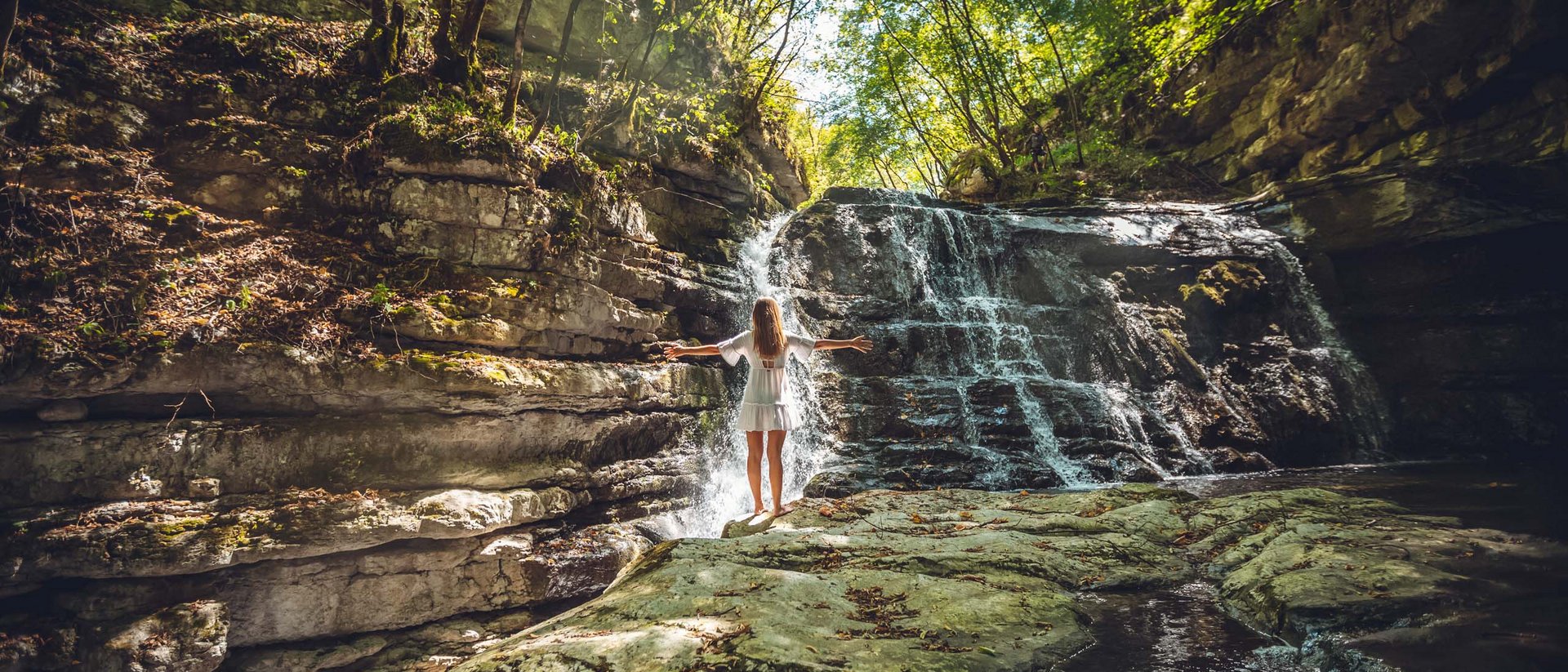 Bagno nella foresta sull’Alpe Cimbra